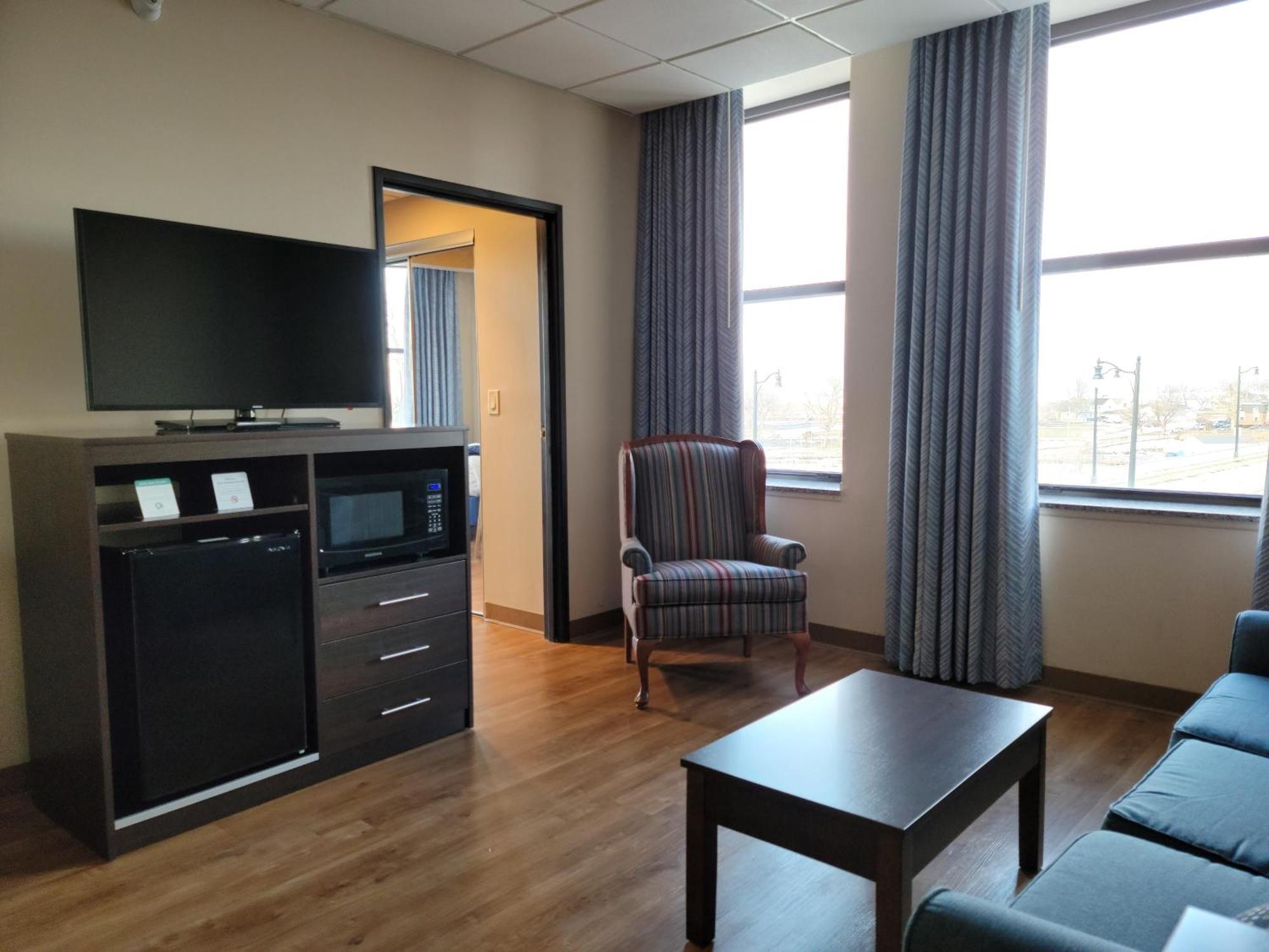 Ariel Broadway Hotel Lorain Exterior foto